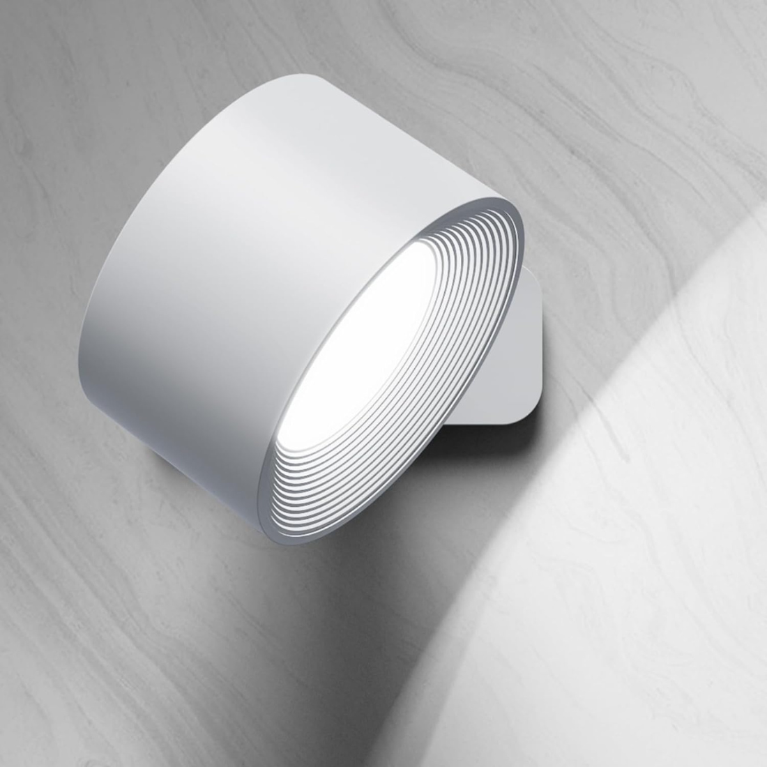 VersaLamp | Trådløs Vegglampe med Fleksibel Design
