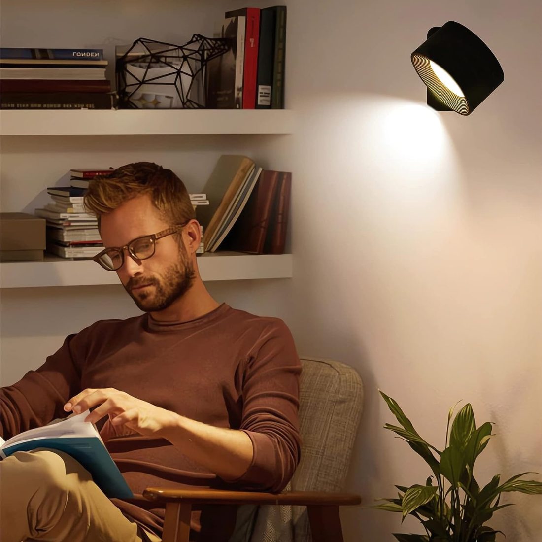 VersaLamp | Trådløs Vegglampe med Fleksibel Design