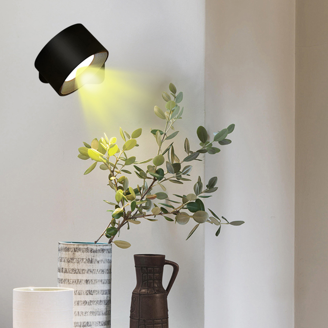 VersaLamp | Trådløs Vegglampe med Fleksibel Design