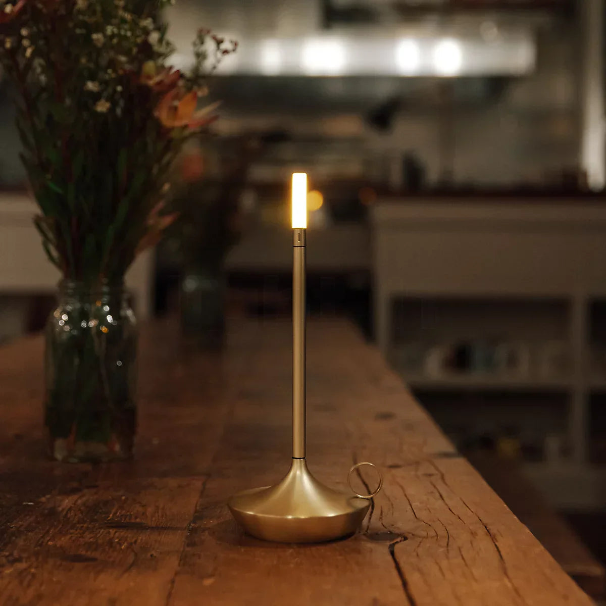 Nordisk™ Oppladbar Lysestake | Dimmbar og Bærbar Dekorbelysning med Rustikk Eleganse