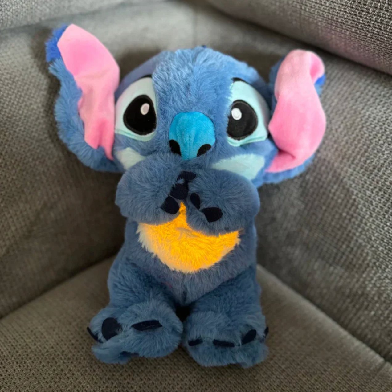 Kawaii Stitch Plush Doll med avslappende musikk og pustefunksjon