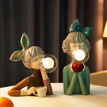 Artisan Sisters Bordlampe – Håndlaget Designerlampe i Tre & Tekstil | Elegant & Stemningsfull Belysning til Hjem & Kontor