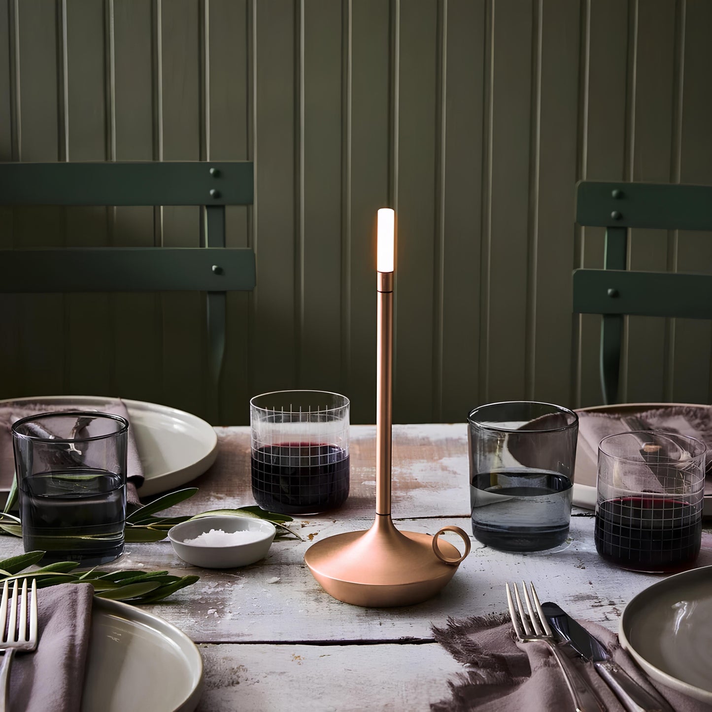 Nordisk™ Oppladbar Lysestake | Dimmbar og Bærbar Dekorbelysning med Rustikk Eleganse