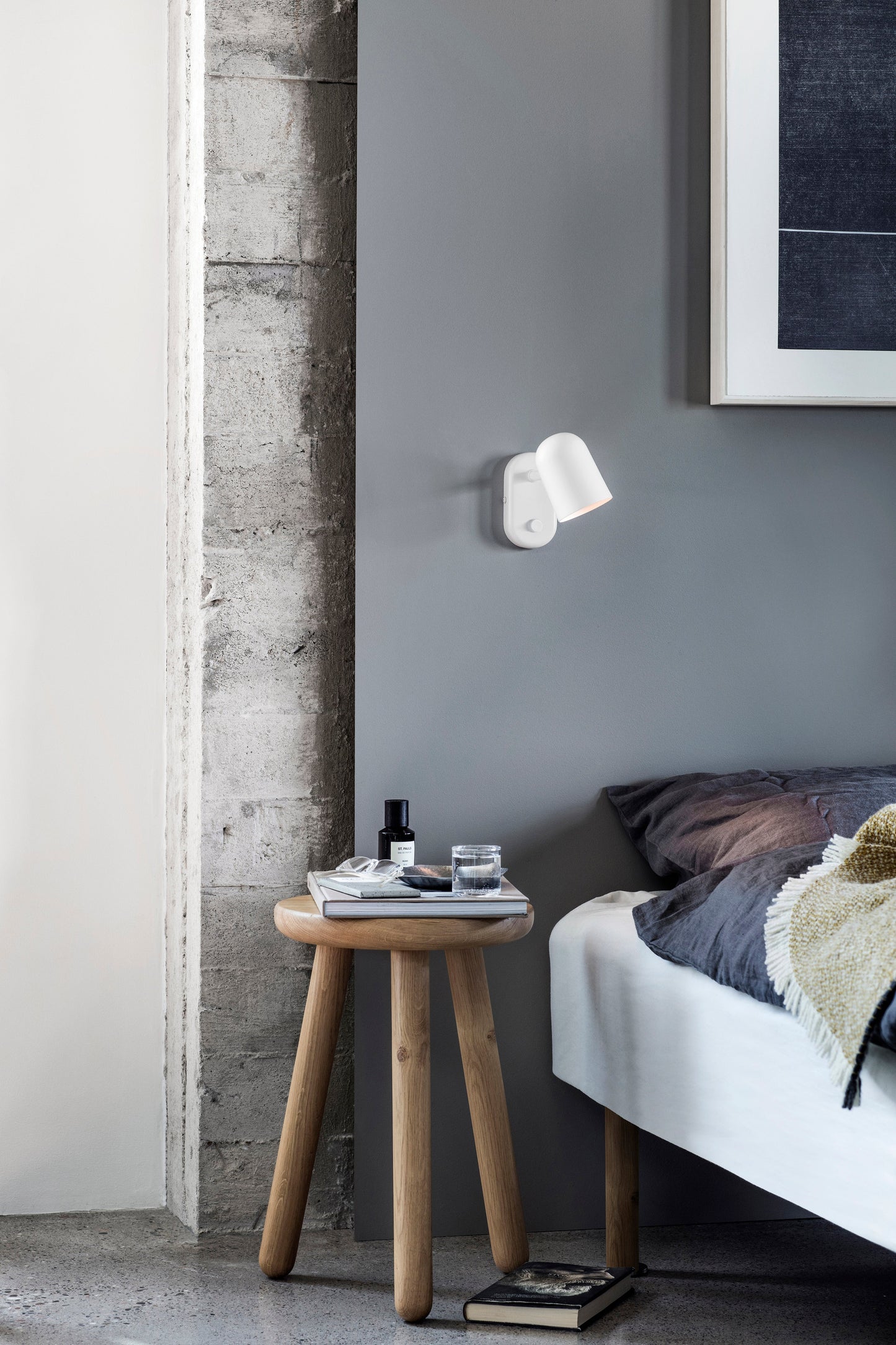 Buddy wall lamp
