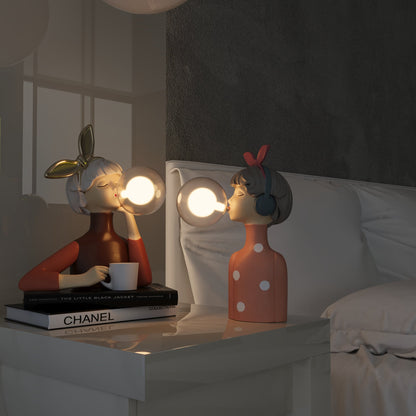 Artisan Sisters Bordlampe – Håndlaget Designerlampe i Tre & Tekstil | Elegant & Stemningsfull Belysning til Hjem & Kontor